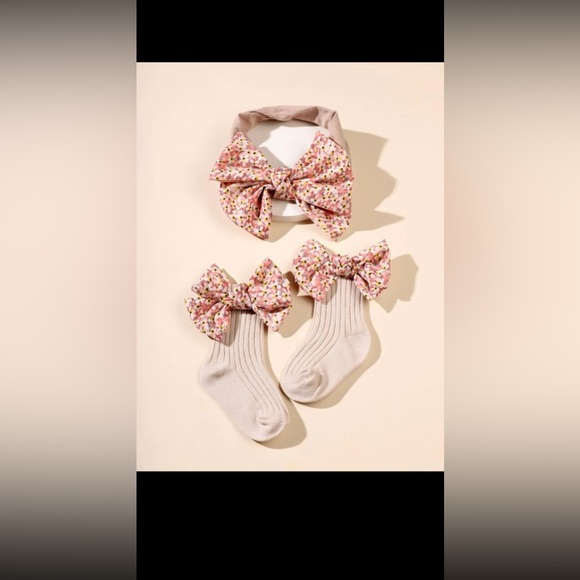 Baby headband and socks set - Picture 1 of 3